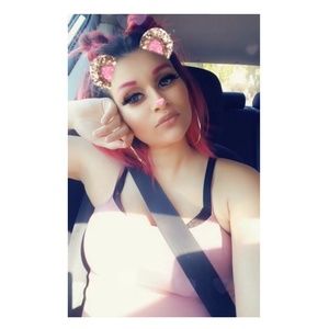 Meet your Posher, Devany